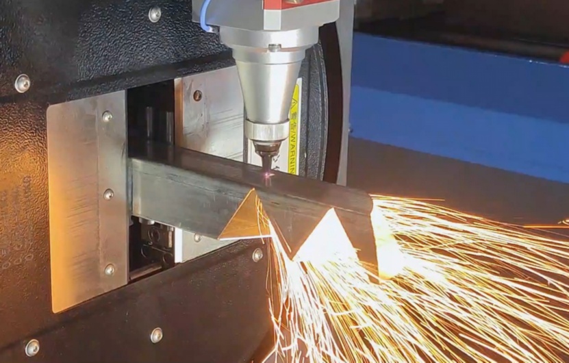 激光模切機(jī)vs機(jī)械刀模機(jī)：成本與效率全對(duì)比